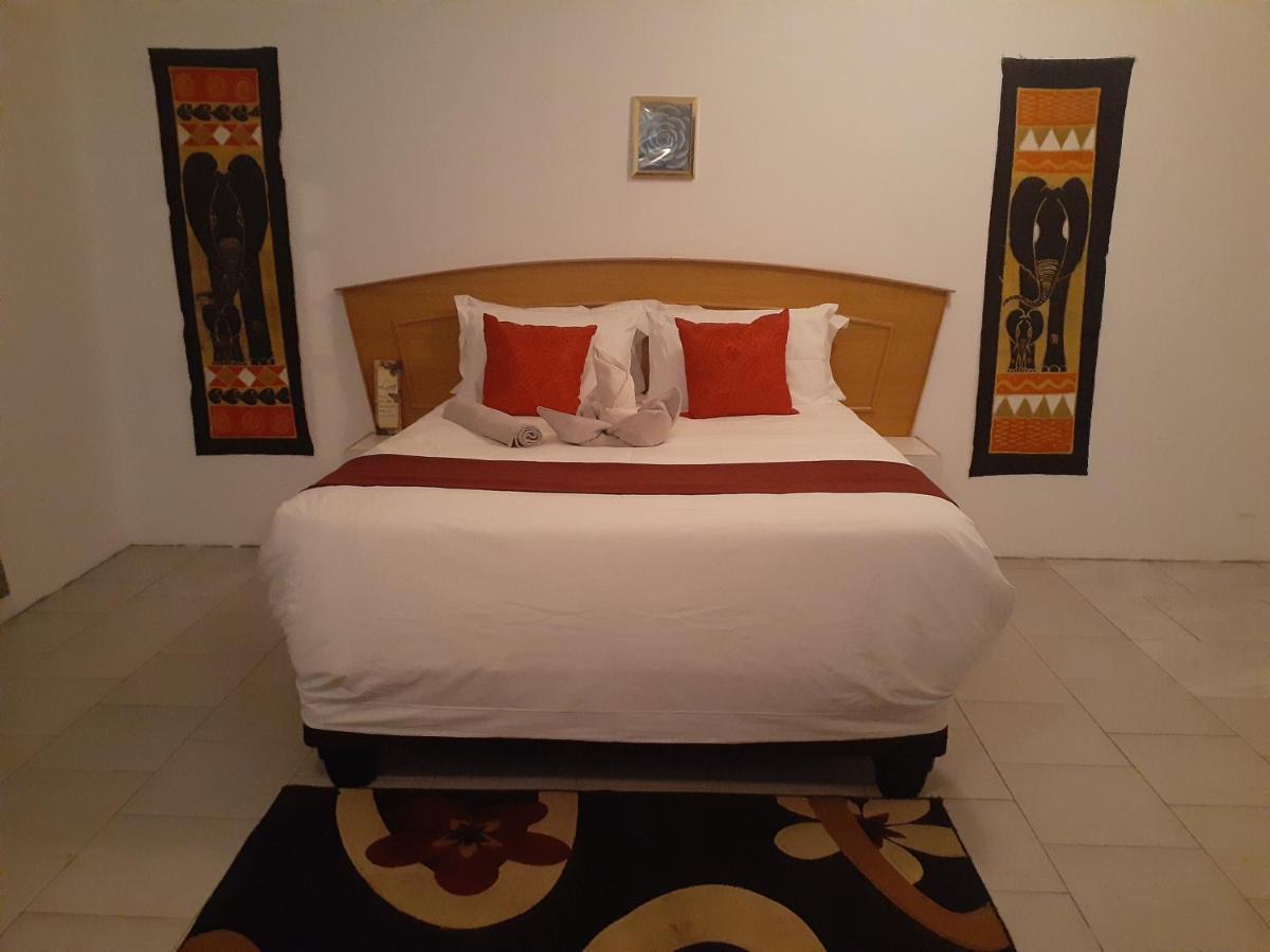 Sunshinevibe Guest House Kasane Ngoại thất bức ảnh