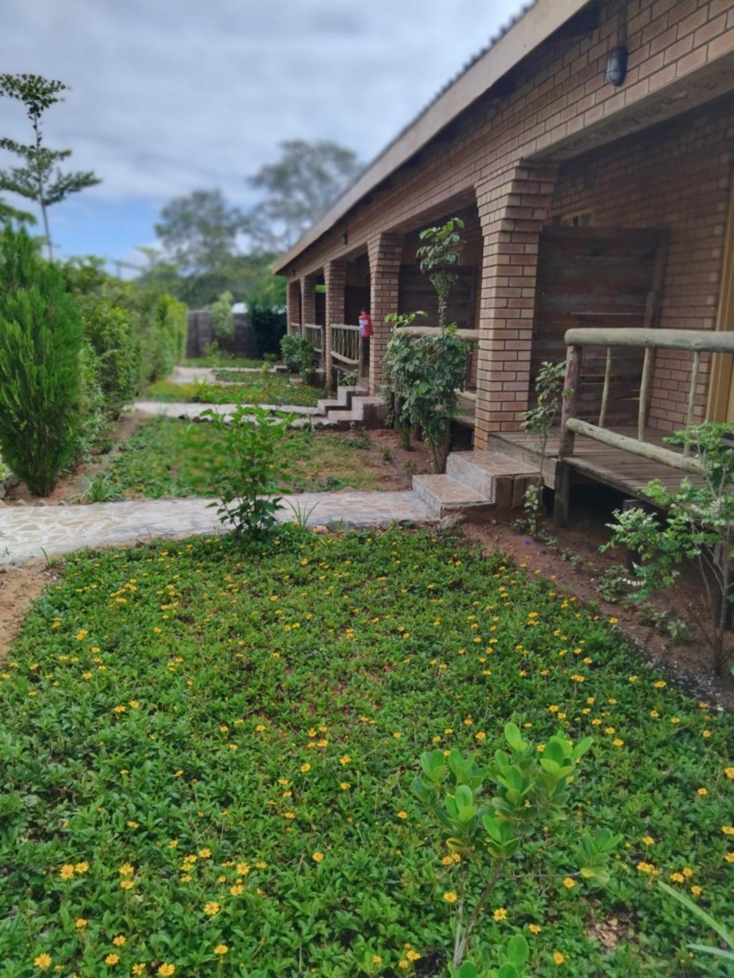 Sunshinevibe Guest House Kasane Ngoại thất bức ảnh