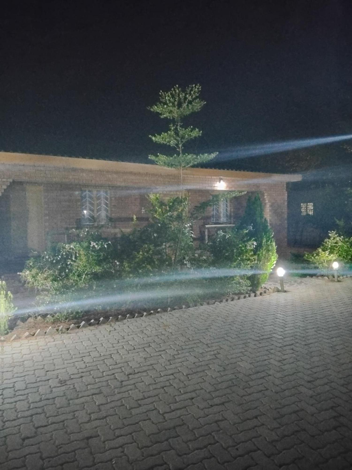 Sunshinevibe Guest House Kasane Ngoại thất bức ảnh